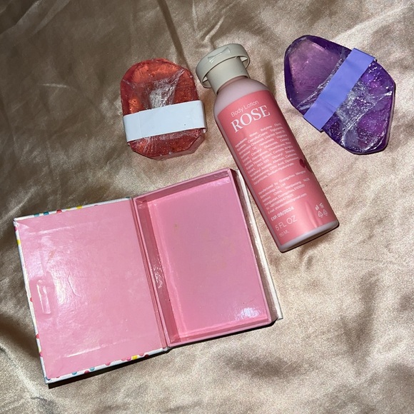 Soap & Lotion Gift Set NWOT - Picture 3 of 6